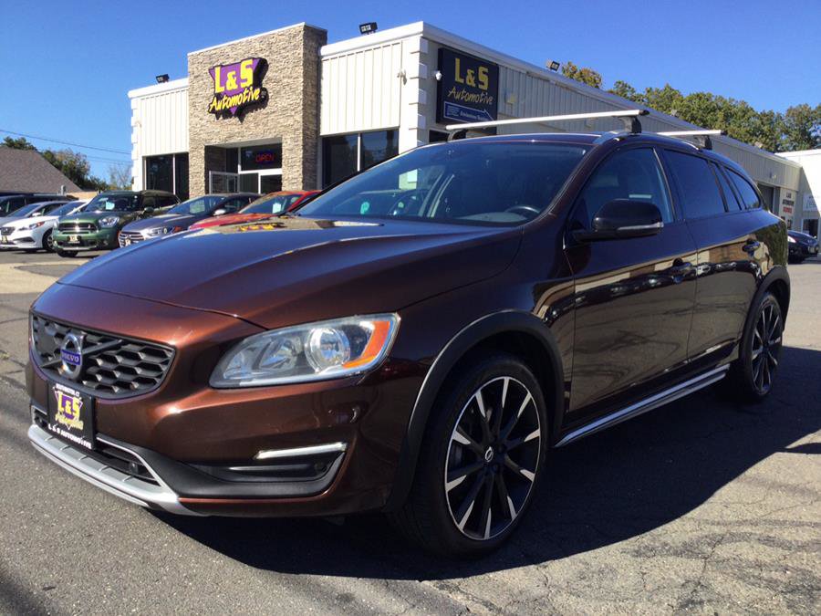 Used 2017 Volvo V60 T5 Cross Country w/ Climate Package