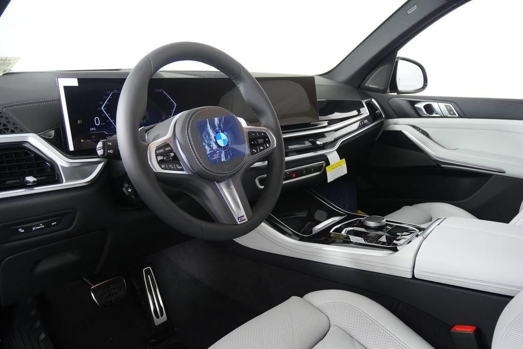 Certified 2026 BMW X5 xDrive40i w/ M Sport Package AWD/4WD image 12