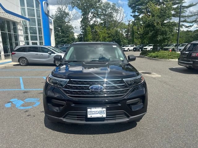 Used 2023 Ford Explorer XLT w/ Class IV Trailer Tow Package AWD/4WD image 3