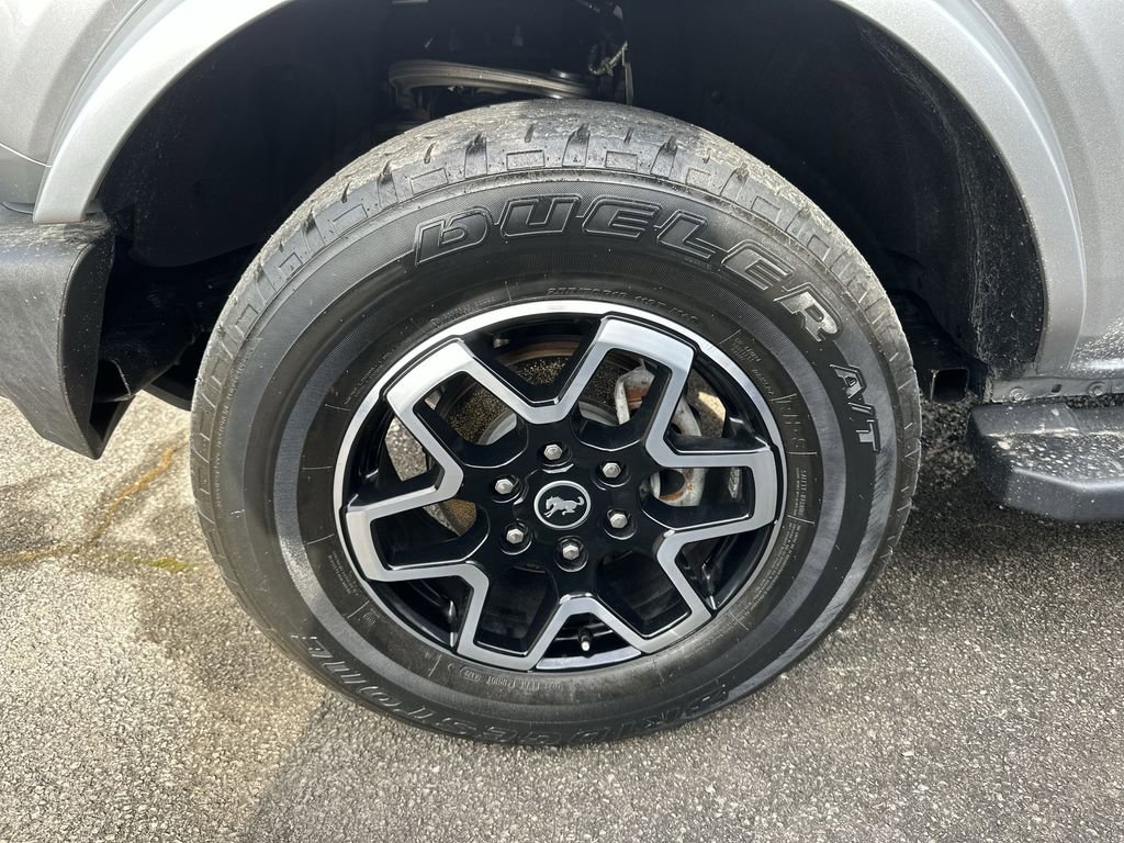 Used 2023 Ford Bronco Outer Banks image 2