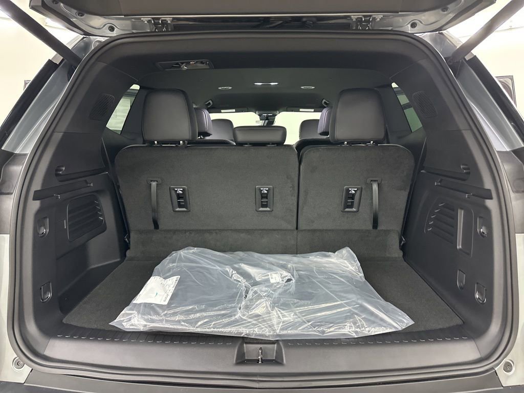 New 2026 GMC Acadia Elevation w/ Elevation Premium Package AWD/4WD image 24
