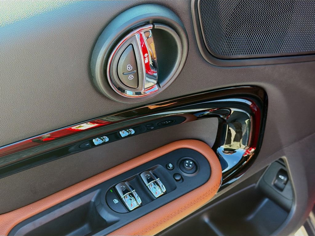 Used 2024 MINI Cooper Countryman S w/ Premium Package image 23