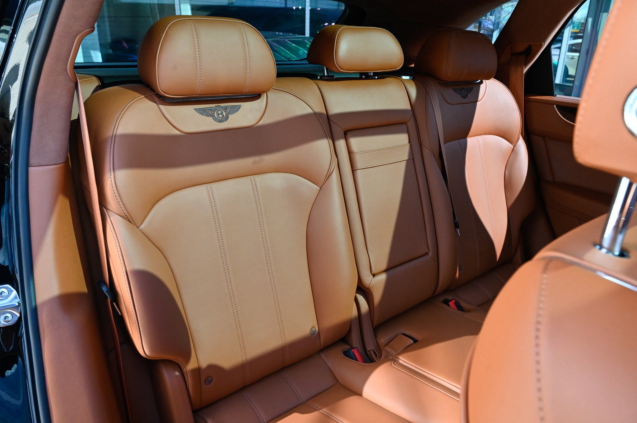 Used 2019 Bentley Bentayga image 47