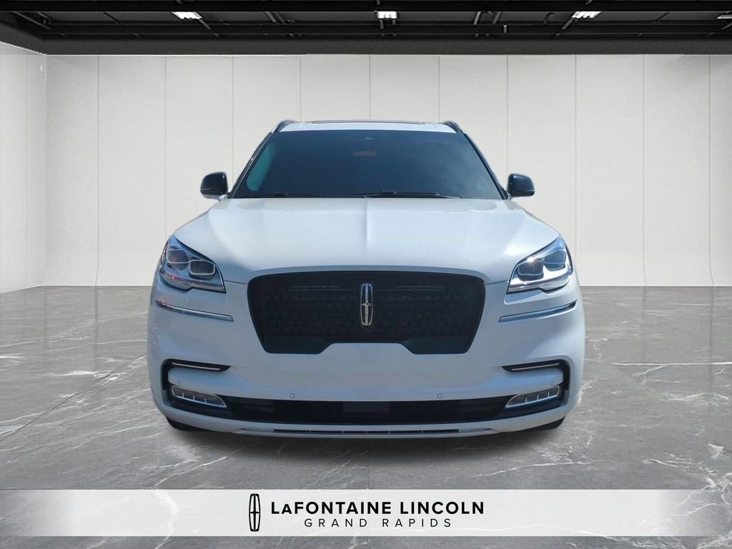 Used 2024 Lincoln Aviator Reserve w/ Equipment Group 201A image 8