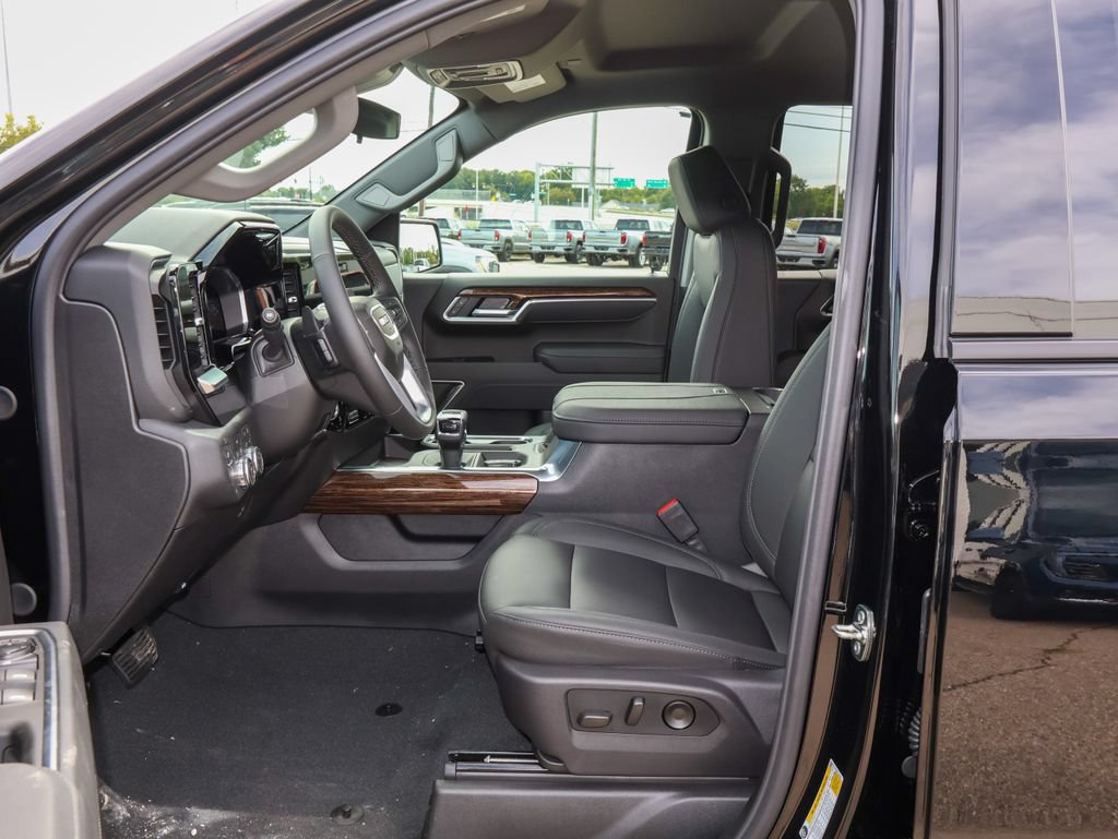 New 2026 GMC Sierra 1500 Elevation w/ Elevation Premium Package AWD/4WD image 6