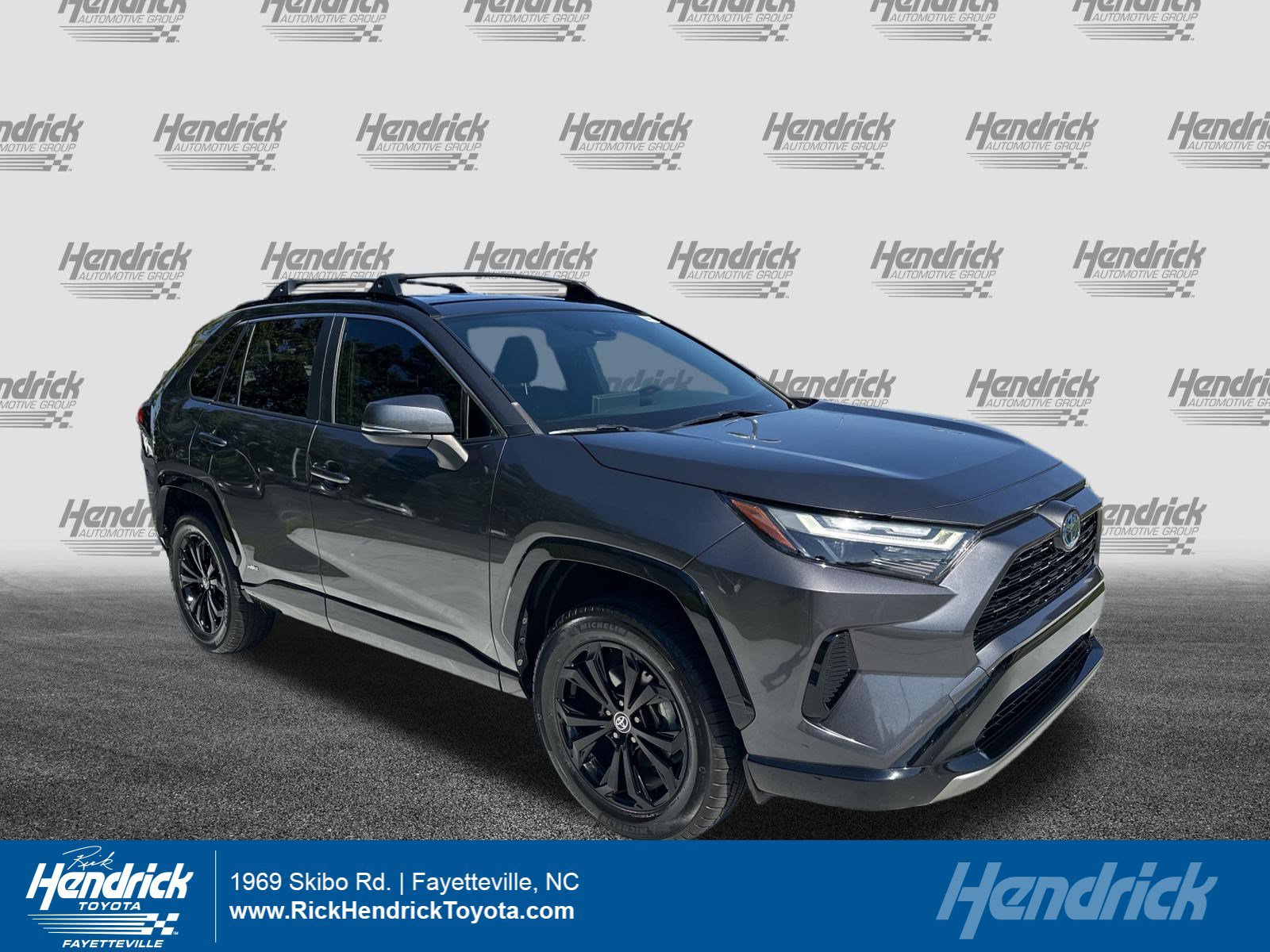 Used 2022 Toyota RAV4 SE w/ SE Grade Weather Package AWD/4WD image 1