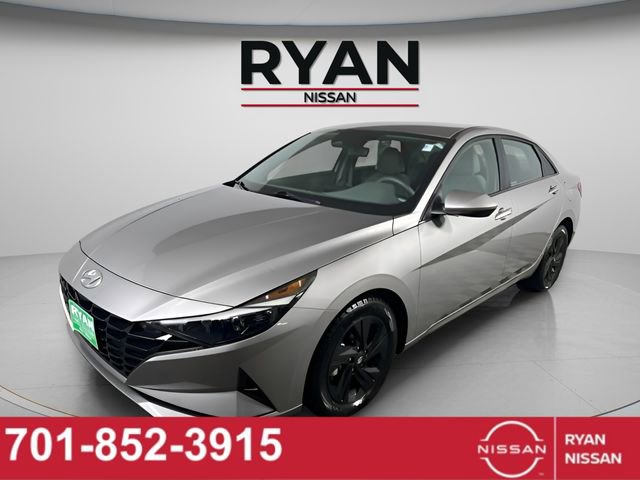 Used 2023 Hyundai Elantra SEL w/ Cargo Package image 10