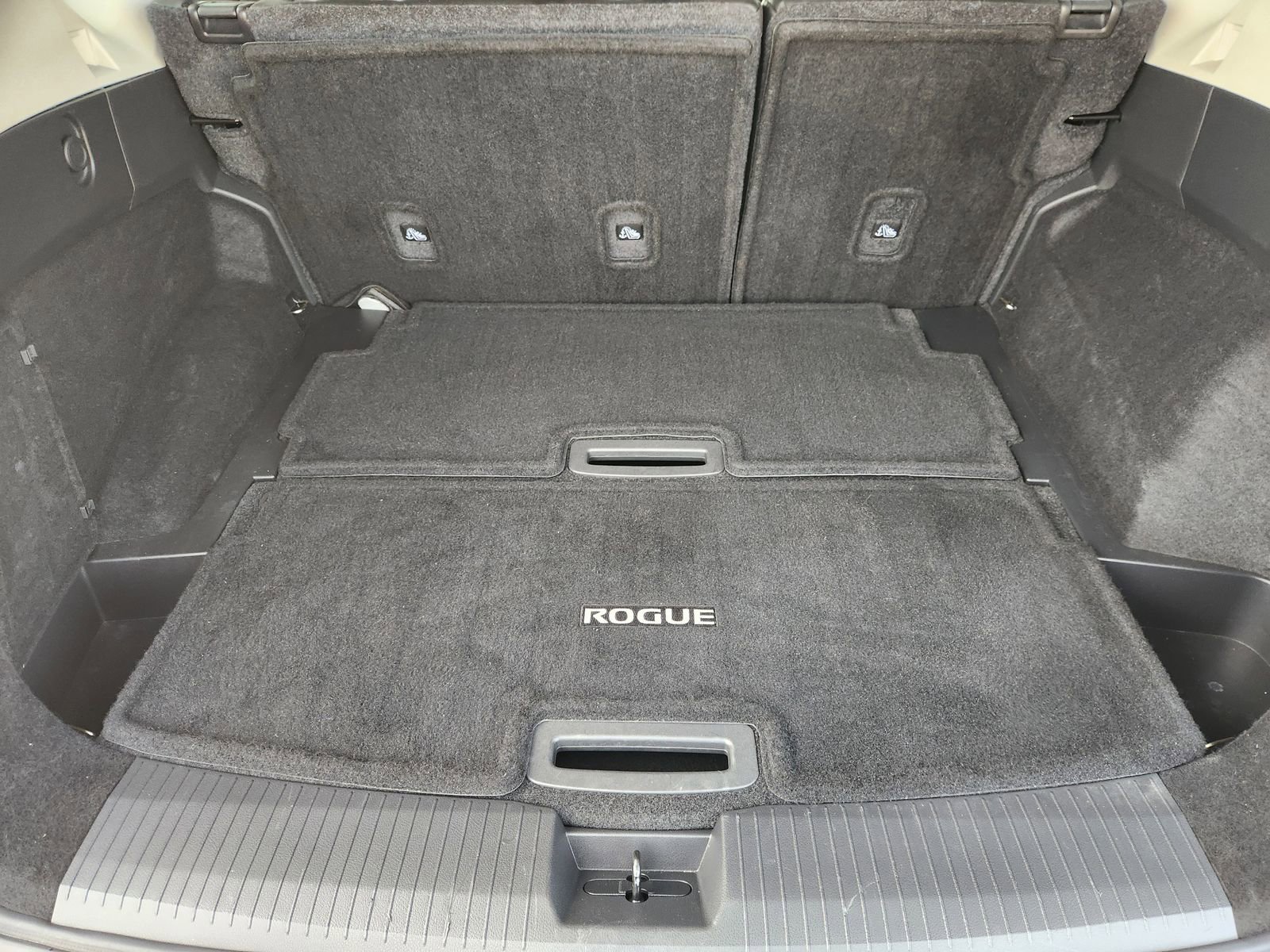 Used 2023 Nissan Rogue SL w/ SL Premium Package image 35