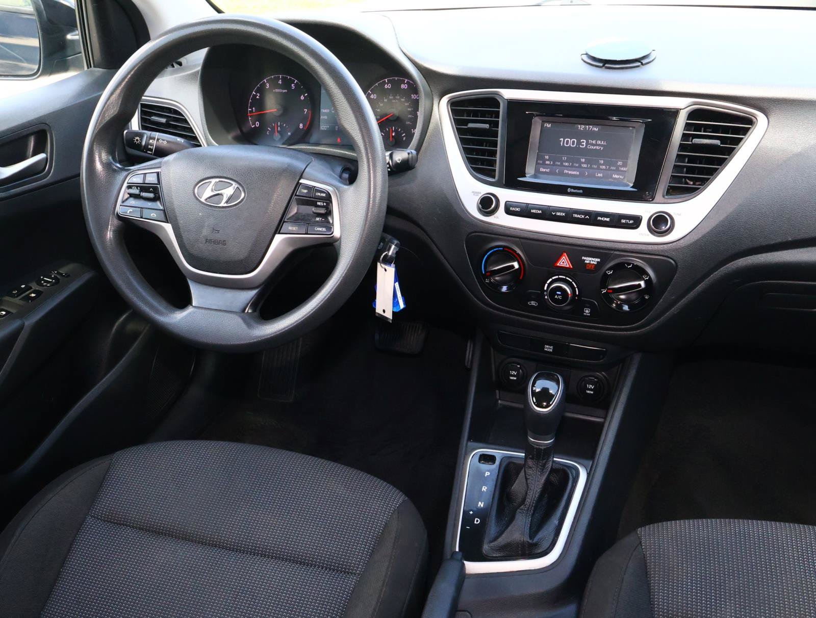 Used 2022 Hyundai Accent SE FWD image 9