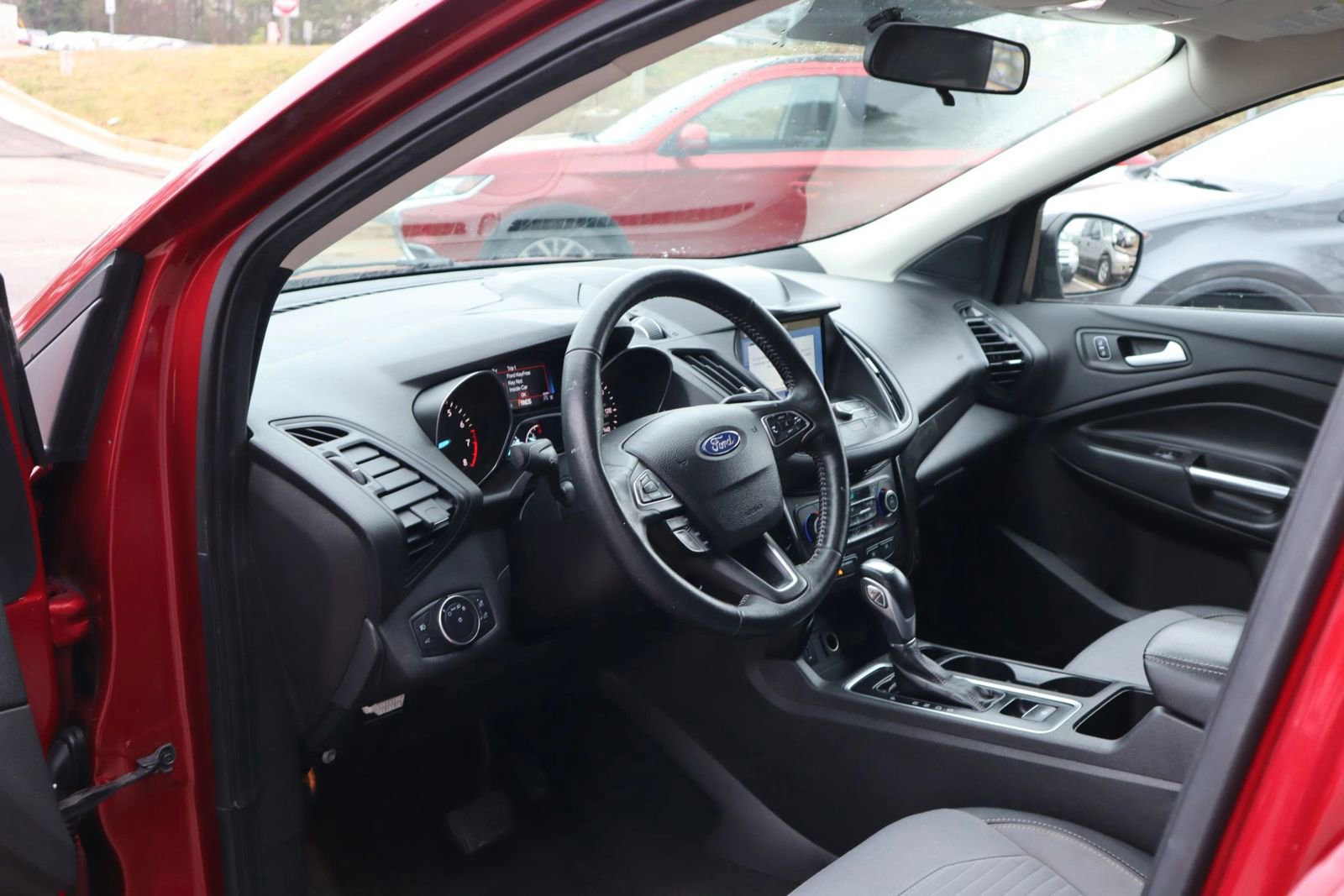 Used 2019 Ford Escape SE FWD image 8