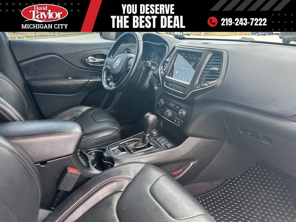 Used 2019 Jeep Cherokee Trailhawk image 25
