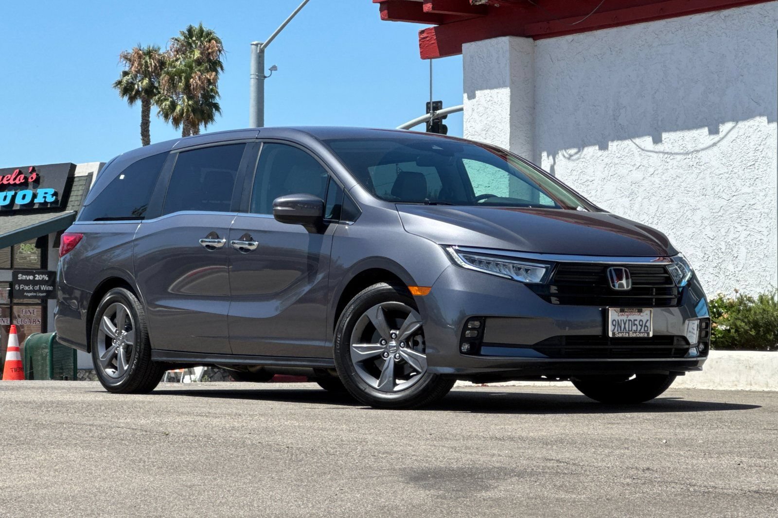 Used 2024 Honda Odyssey EX image 2