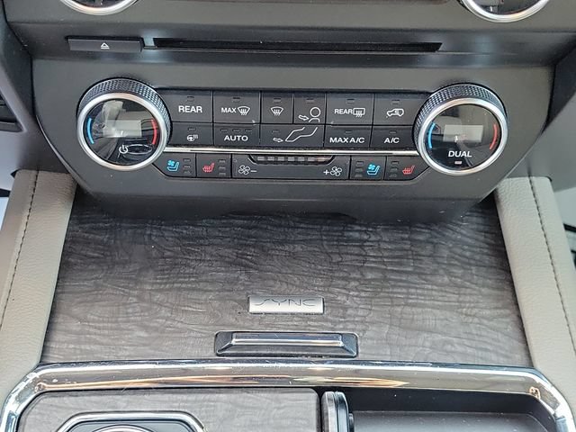 Used 2018 Ford Expedition Limited RWD image 27