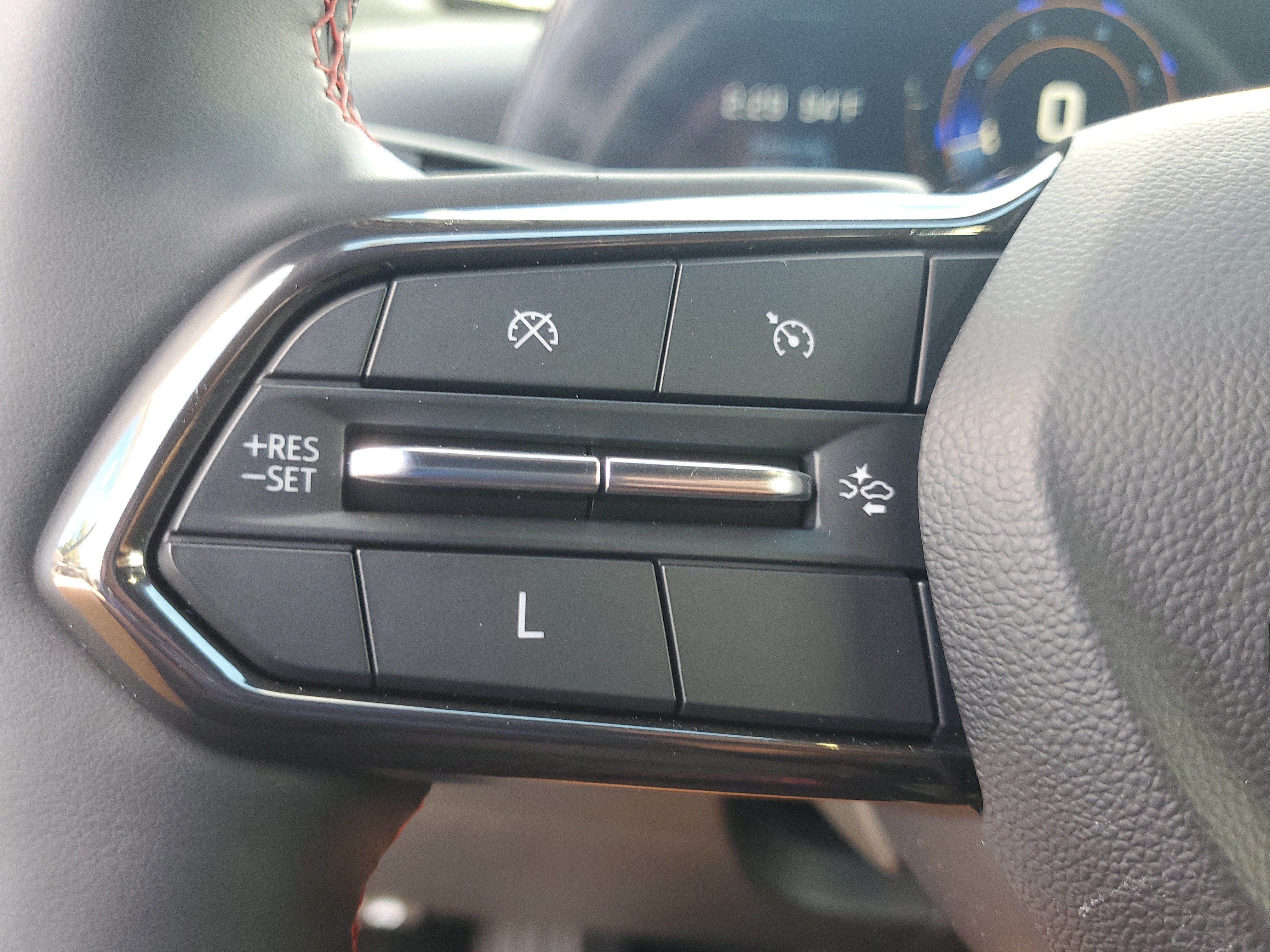 Used 2025 Chevrolet Equinox RS w/ Convenience Package III FWD image 16