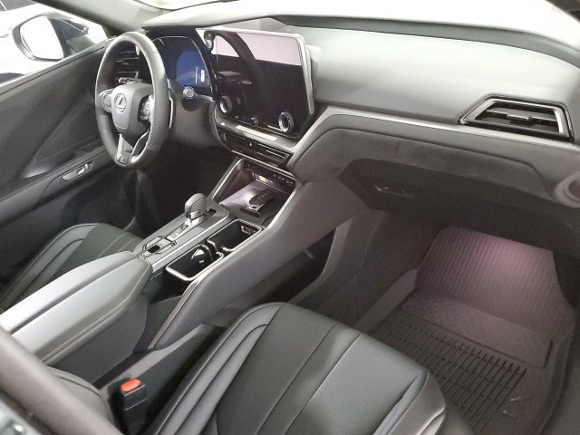 Used 2026 Lexus TX 500h AWD w/ Technology Package image 26