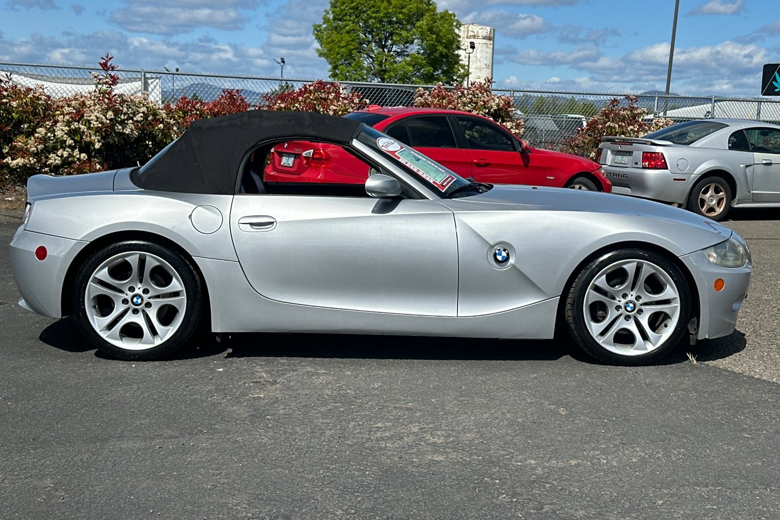 Used 2005 BMW Z4 3.0i RWD image 3