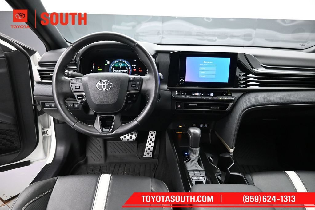 Used 2025 Toyota Camry SE w/ Convenience Package FWD image 11