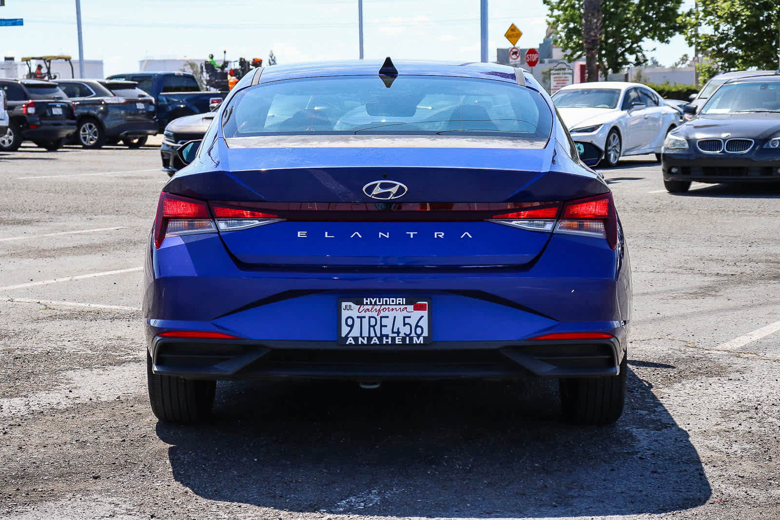 Used 2022 Hyundai Elantra SEL FWD image 7