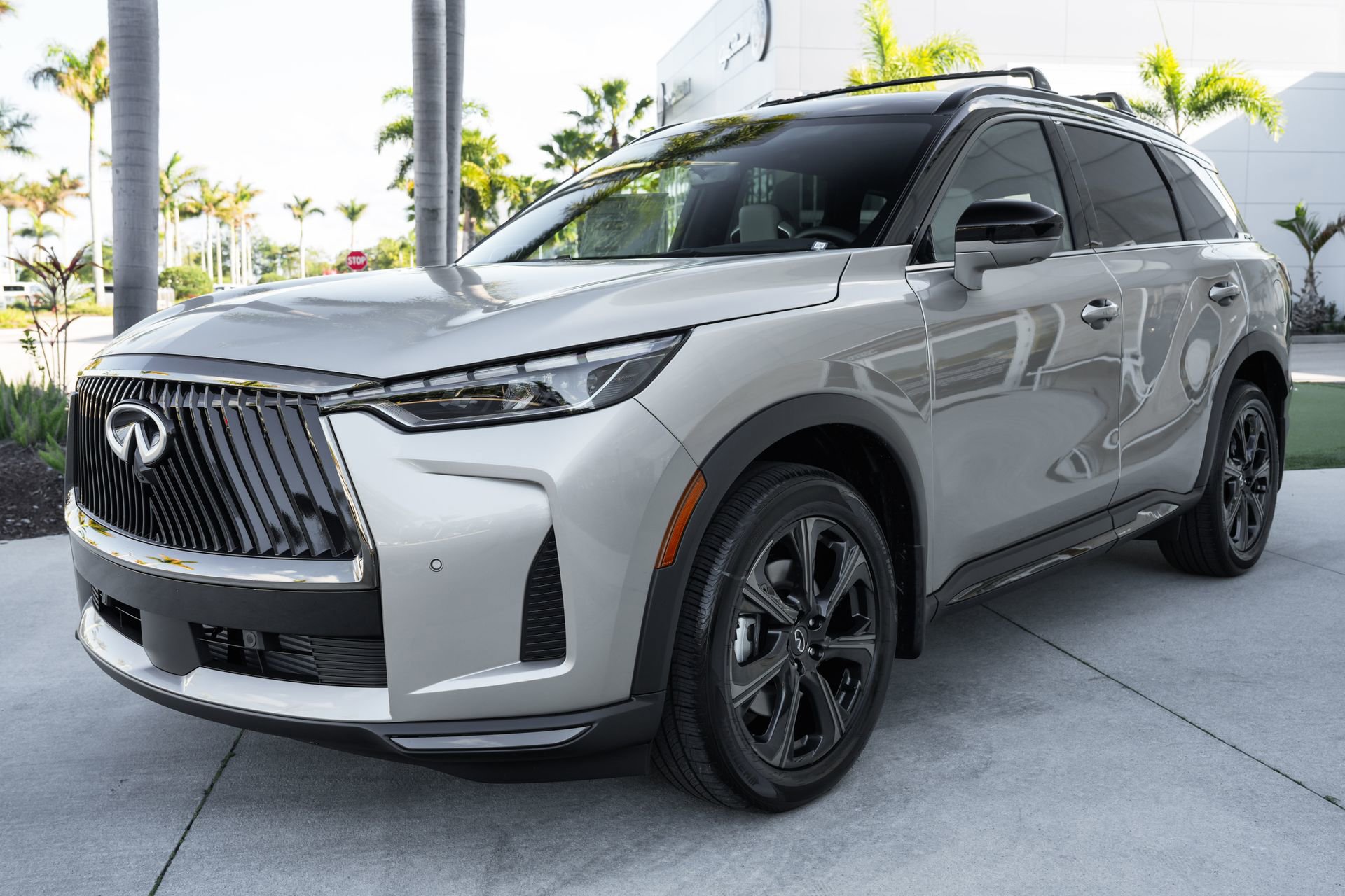 New 2026 INFINITI QX60 Autograph w/ Dark Cargo Package image 4