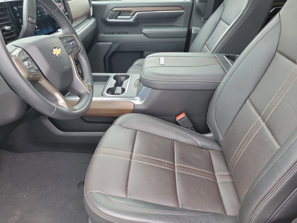 Certified 2024 Chevrolet Silverado 3500 High Country w/ High Country Premium Package AWD/4WD image 19