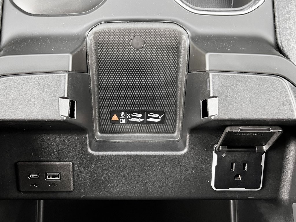 Used 2024 GMC Sierra 3500 Denali w/ Denali Reserve Package image 29