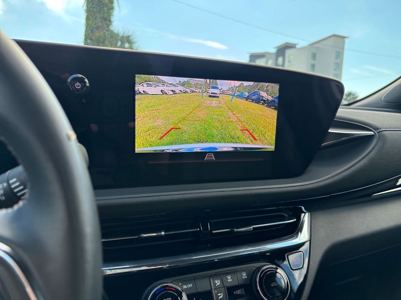 Used 2025 Buick Envista Sport Touring image 17