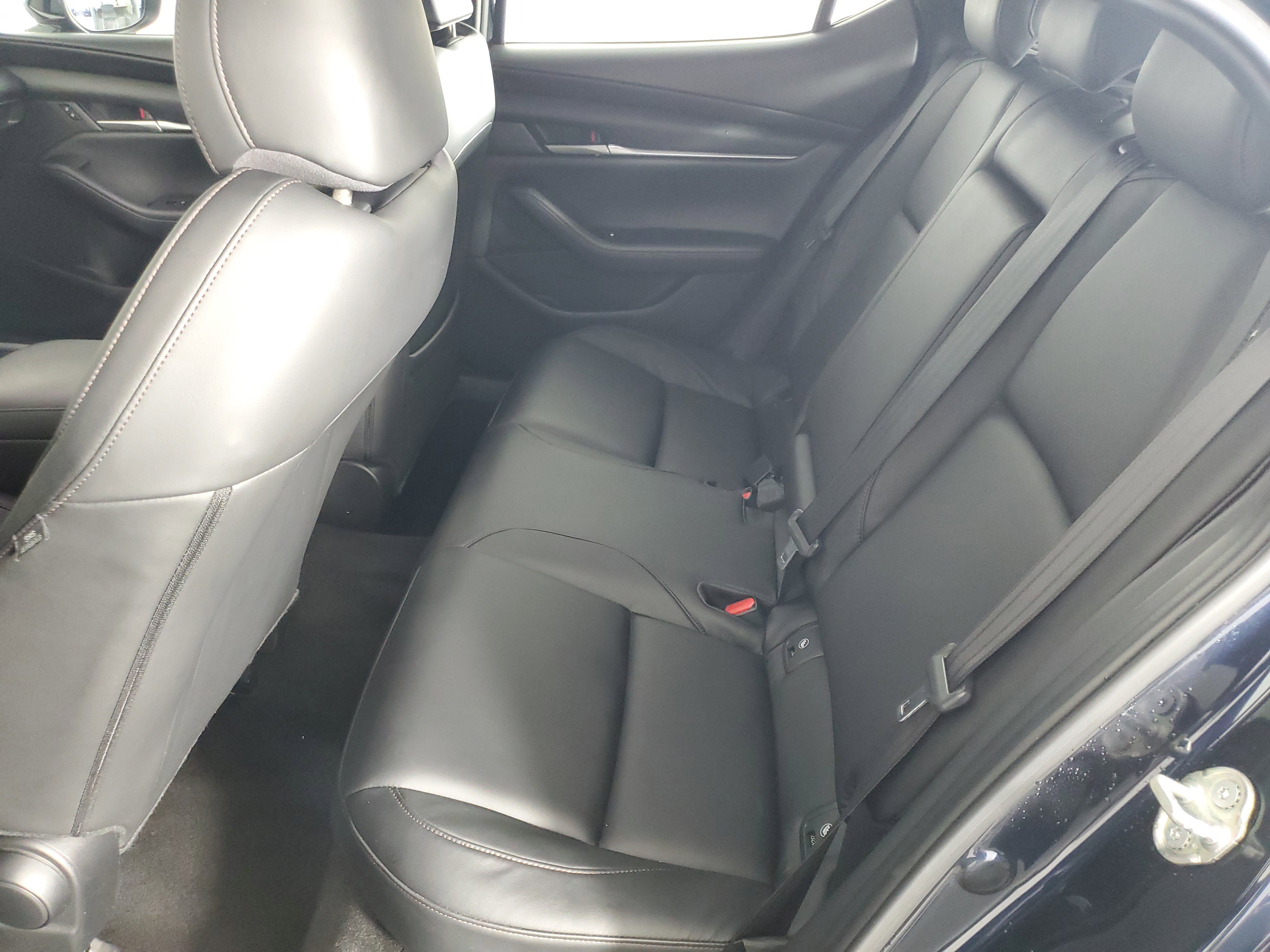 Used 2020 MAZDA MAZDA3 Hatchback image 13