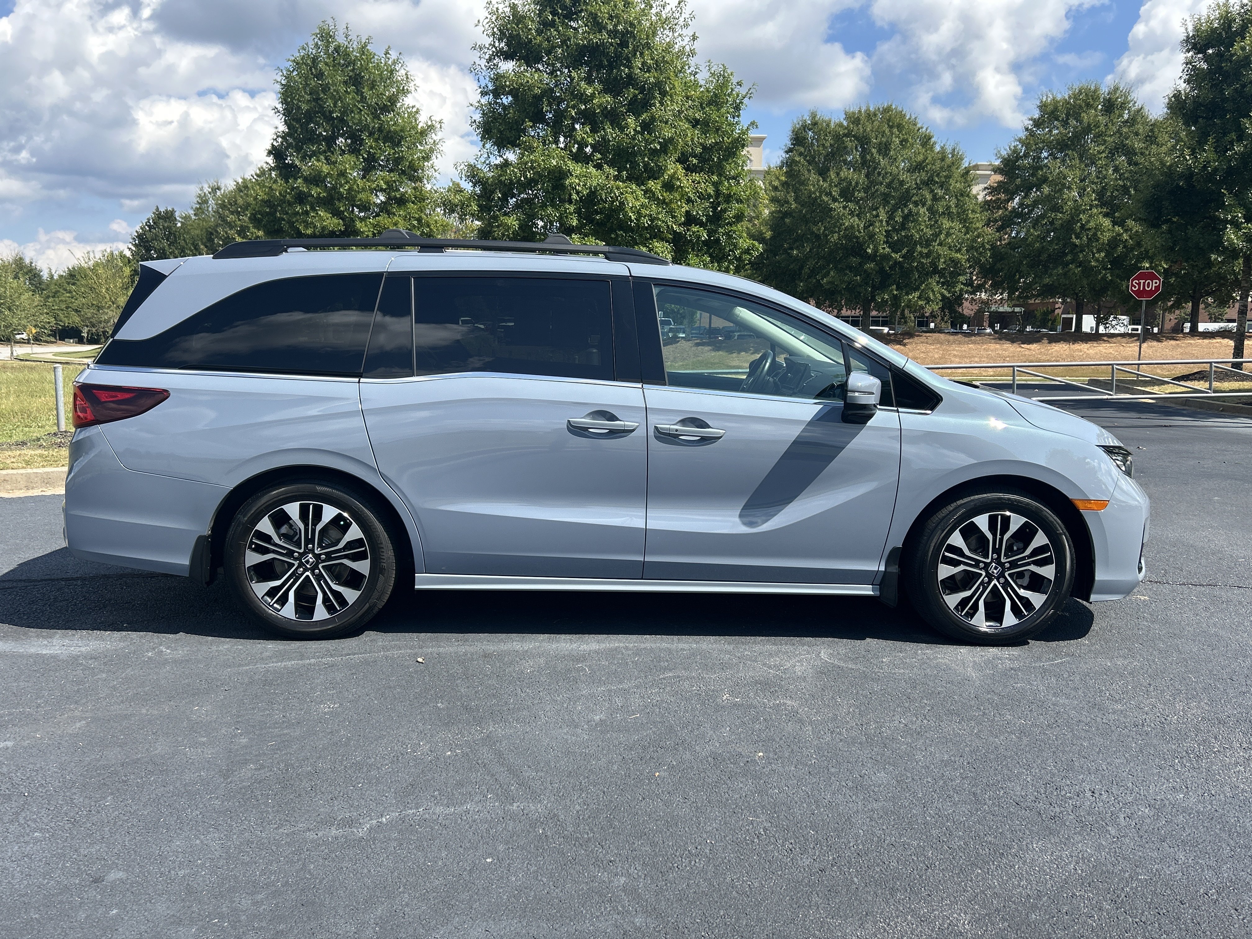 Certified 2025 Honda Odyssey Elite image 10