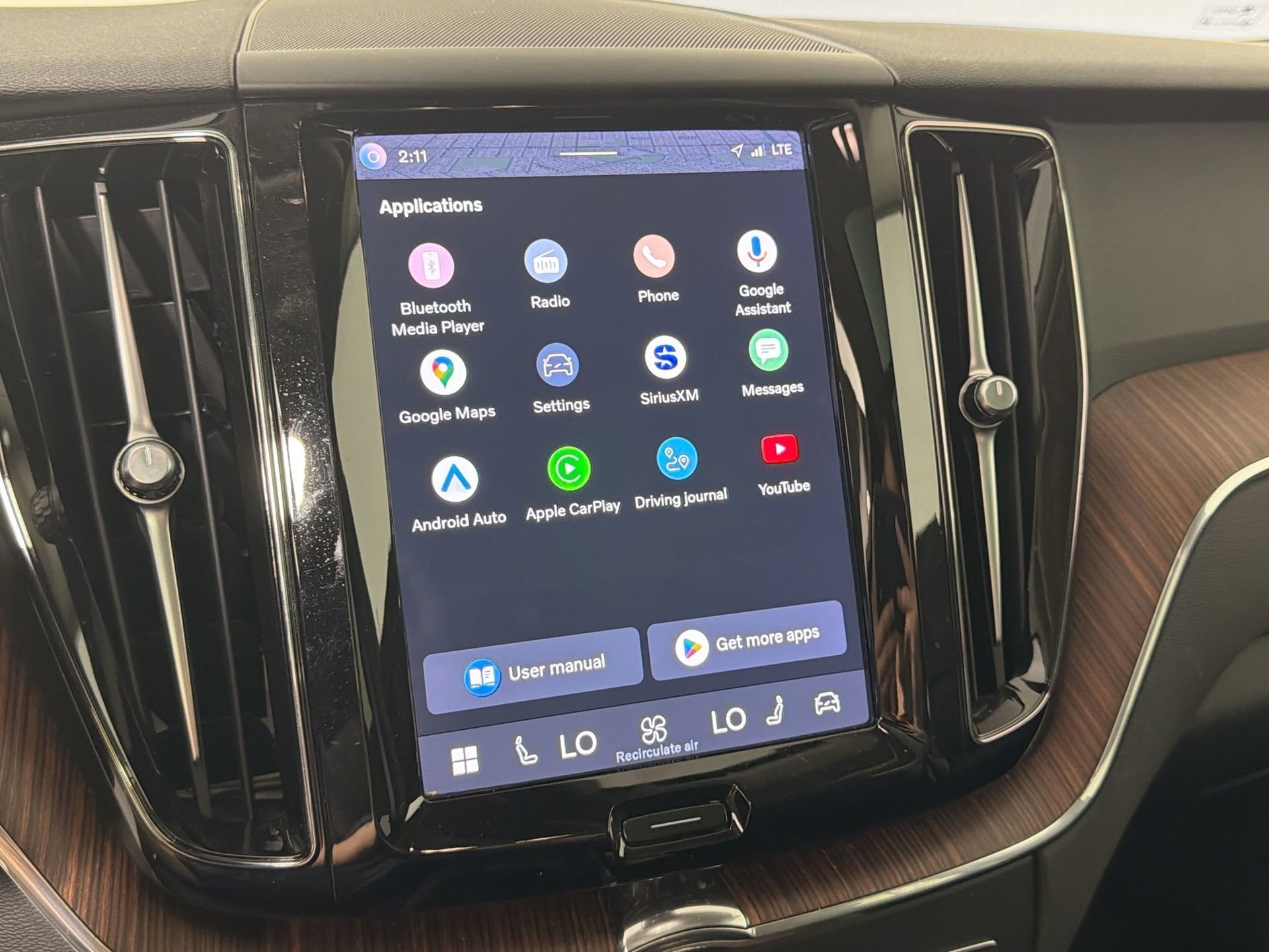 Certified 2023 Volvo XC60 B5 Plus AWD/4WD image 15