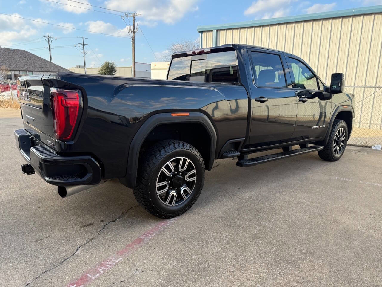 Used 2020 GMC Sierra 2500 AT4 w/ AT4 Premium Package image 7