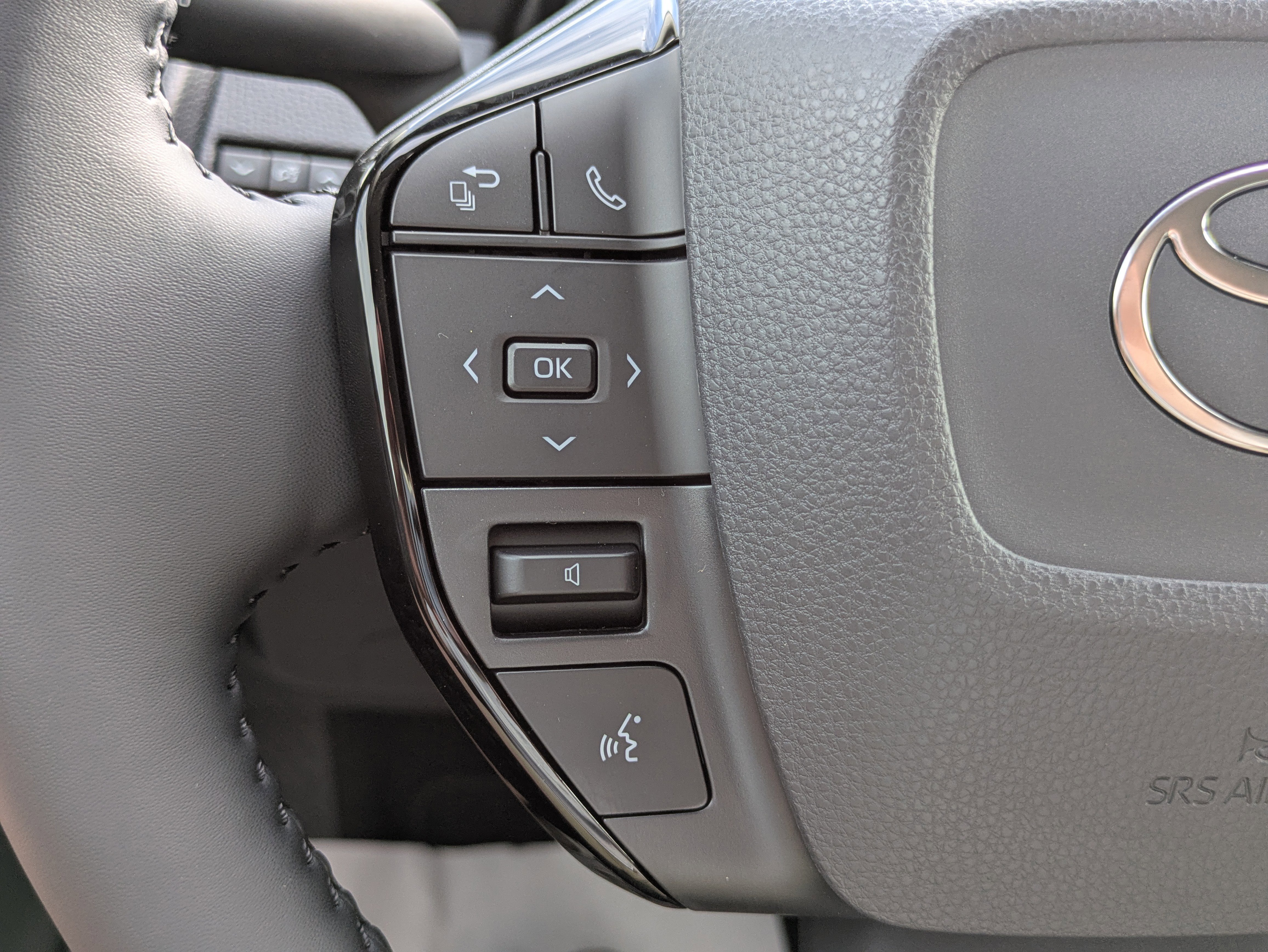 New 2026 Toyota Prius XLE image 18