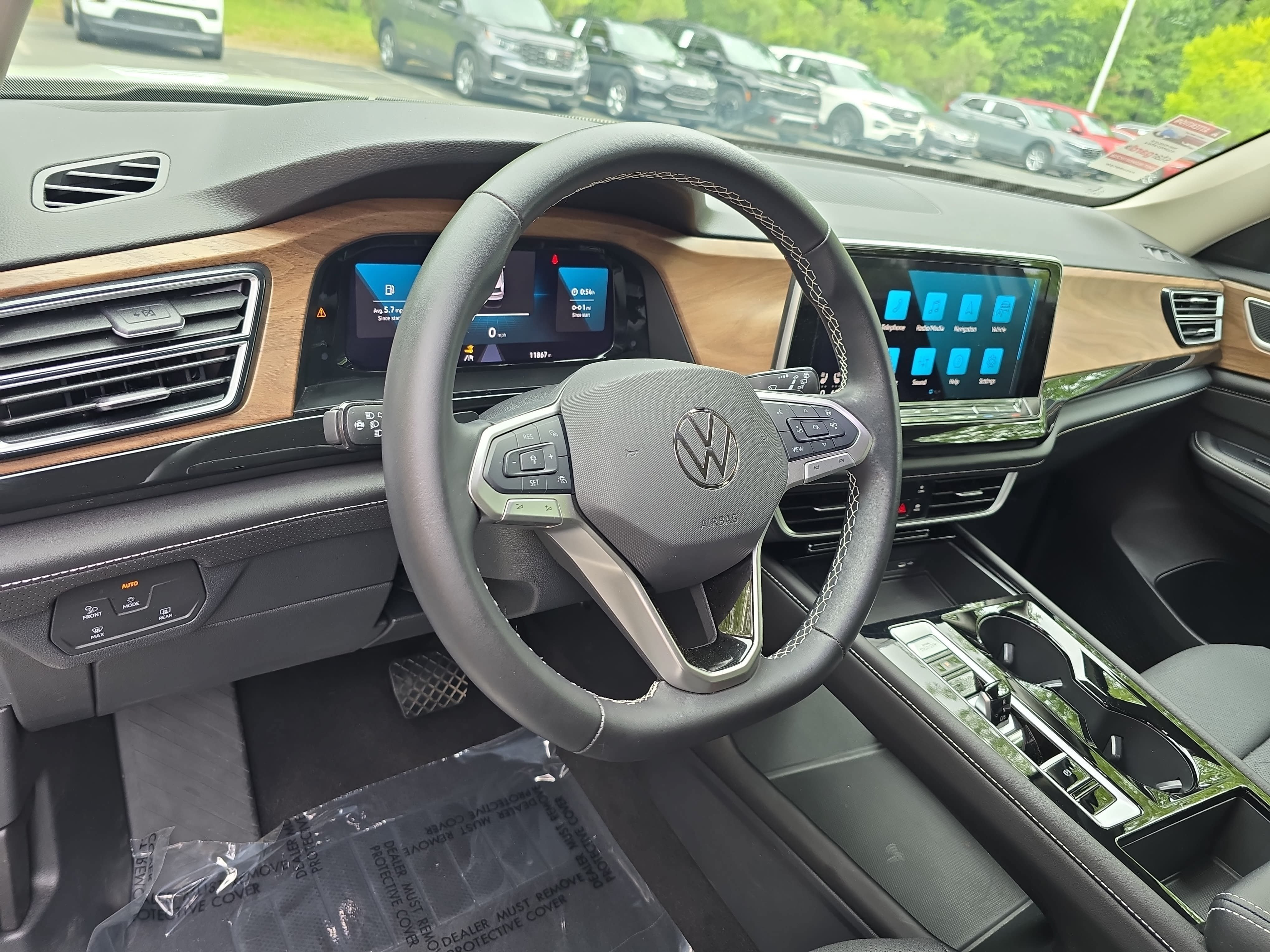 Used 2026 Volkswagen Atlas SE w/ Black Wheel Package FWD image 17