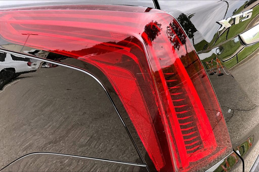 Certified 2025 Cadillac XT5 Premium Luxury FWD image 32