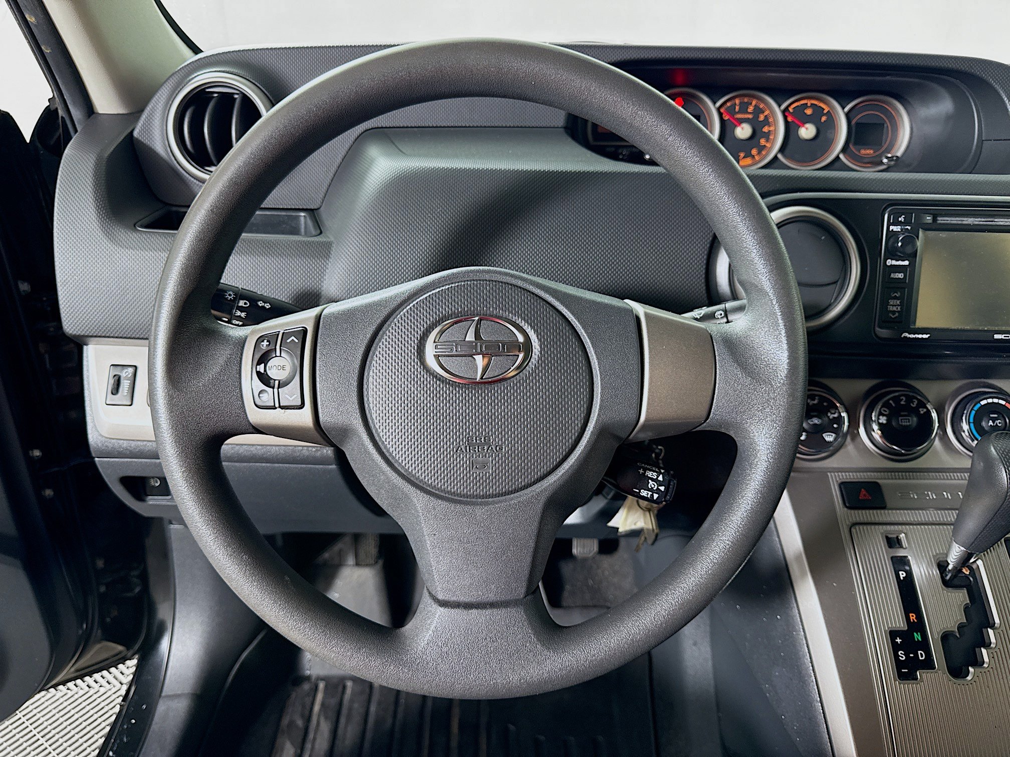 Used 2014 Scion xB FWD image 12