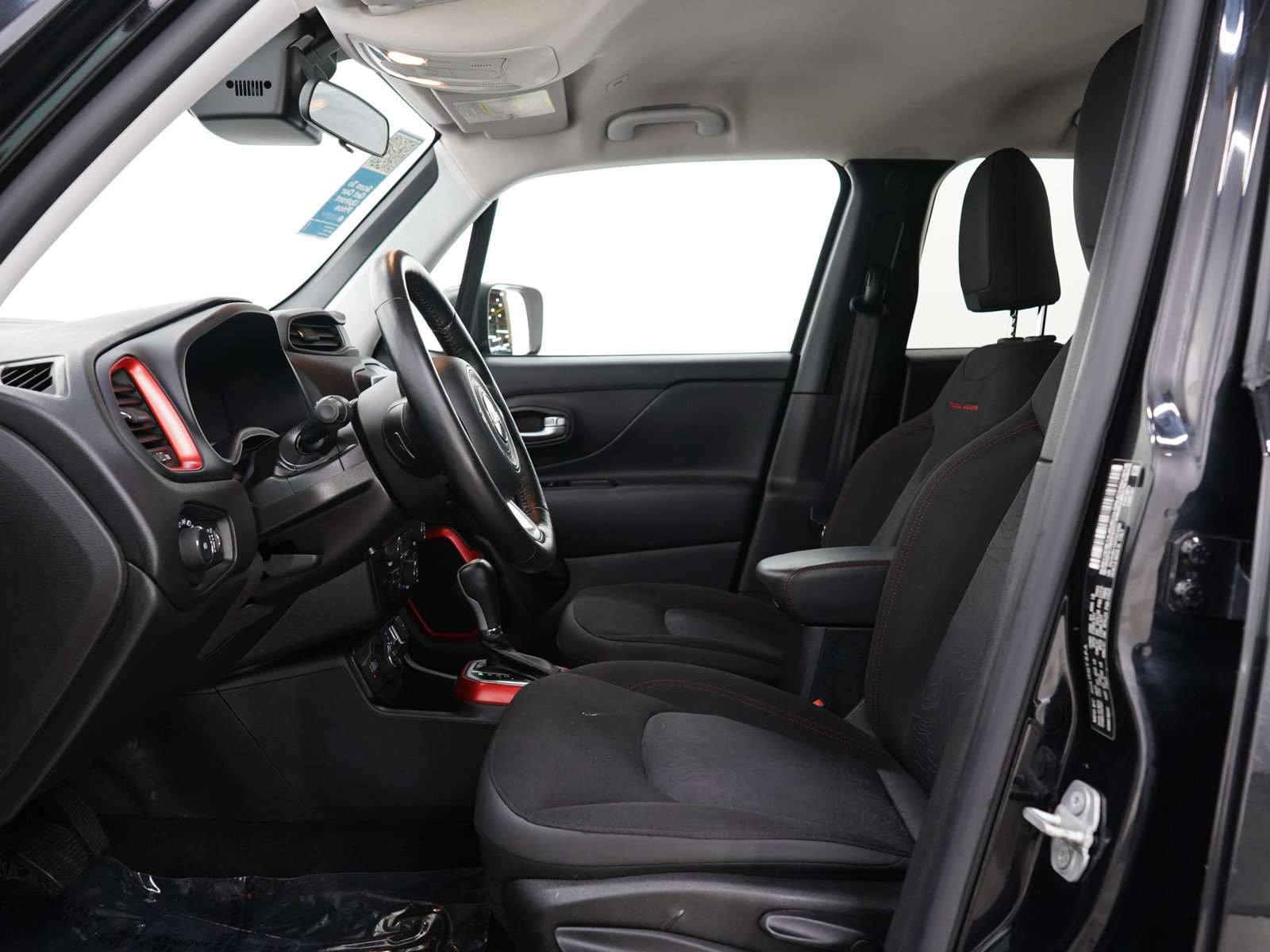 Used 2019 Jeep Renegade Trailhawk w/ Cold Weather Group II AWD/4WD image 22
