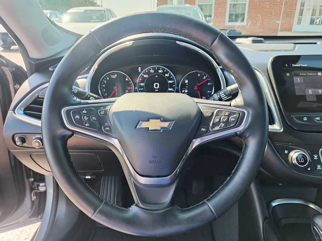 Used 2023 Chevrolet Malibu LT FWD image 15