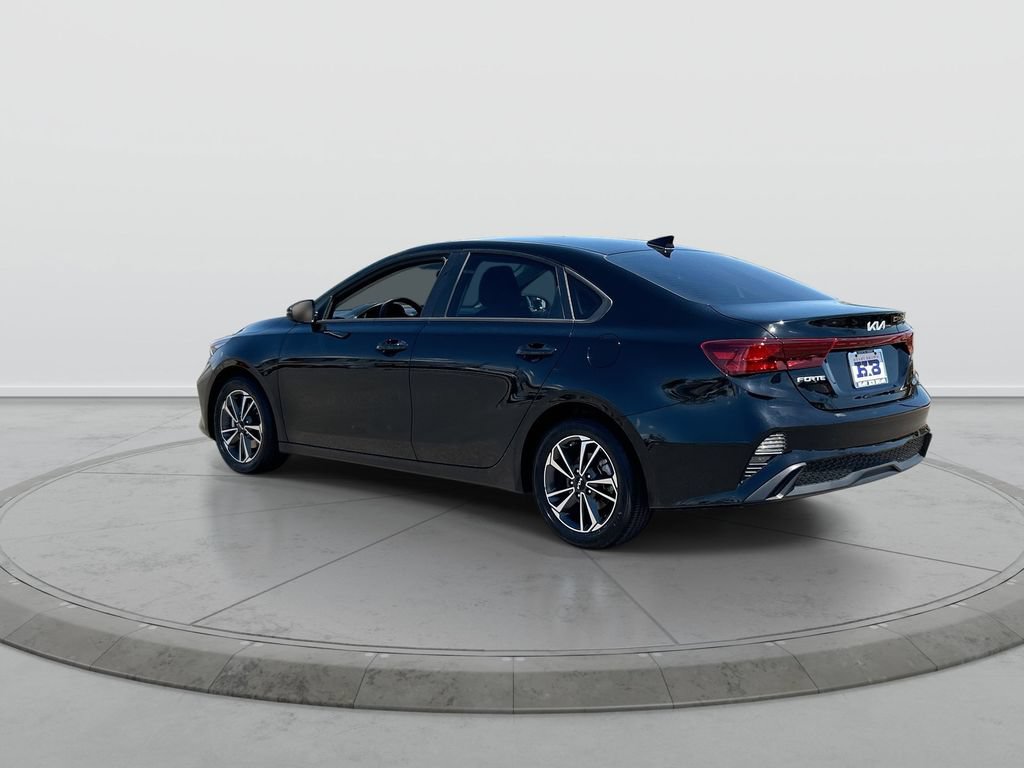 Used 2023 Kia Forte LXS w/ LXS Technology Package FWD image 6