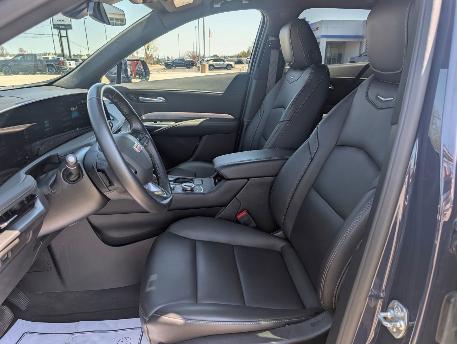 Used 2025 Cadillac XT4 Premium Luxury AWD/4WD image 12
