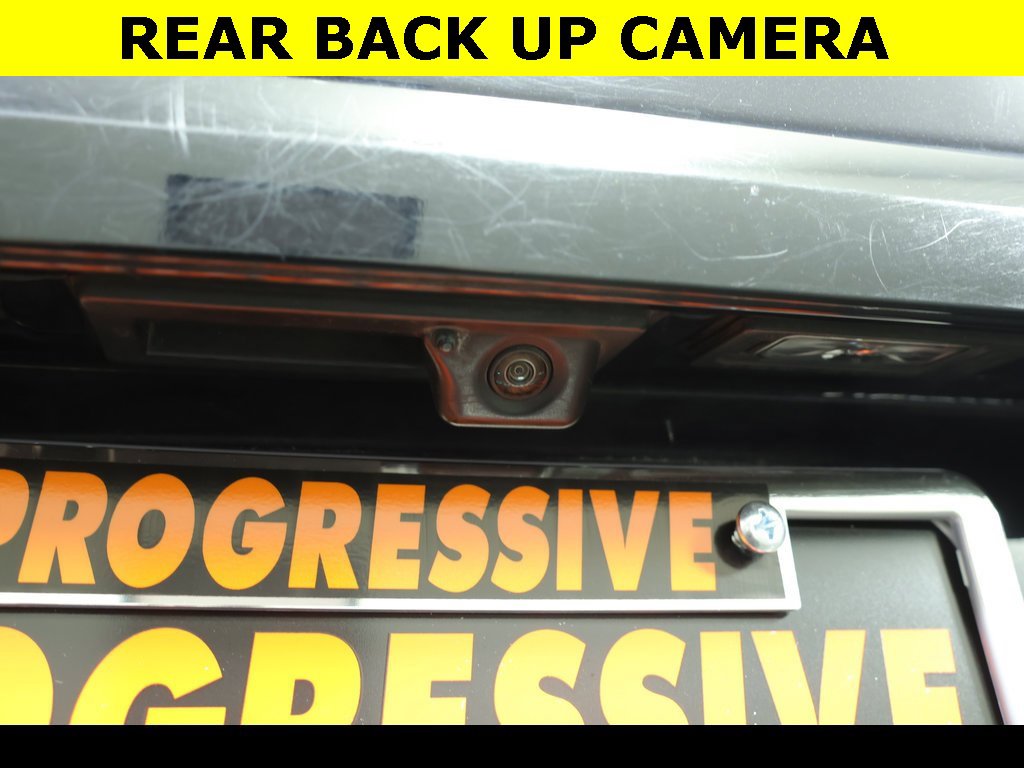 Used 2022 Volkswagen Atlas SE w/ Black Wheel Package image 11