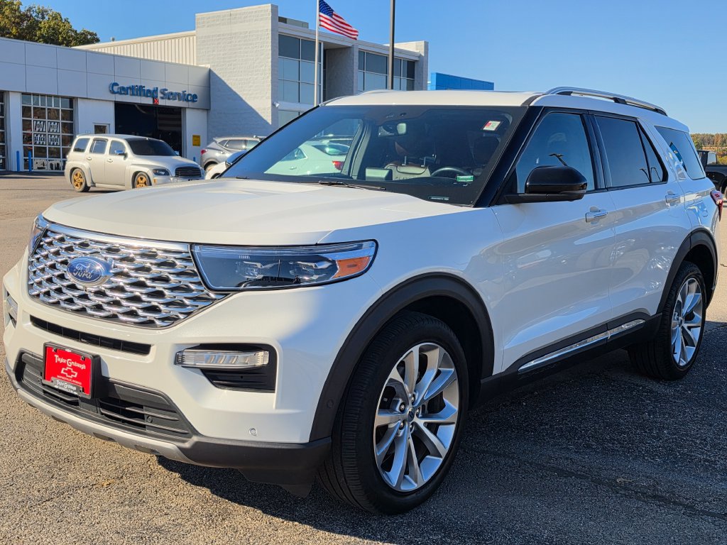 Used 2022 Ford Explorer Platinum w/ Equipment Group 601A AWD/4WD image 4