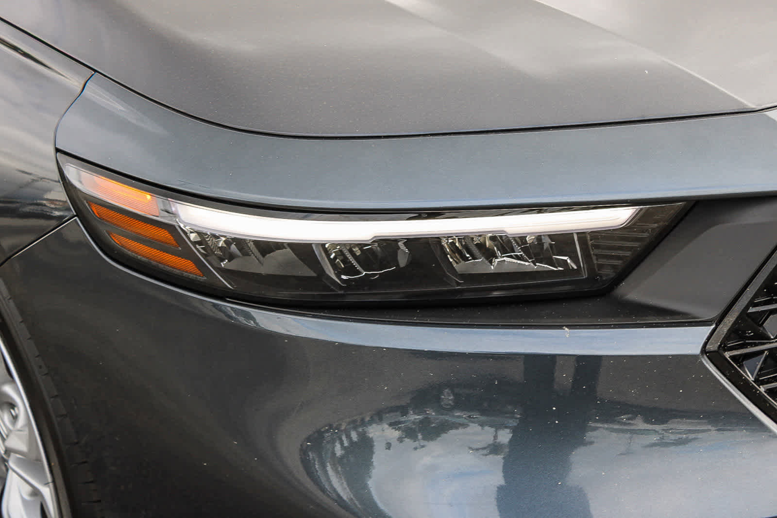 Certified 2025 Honda Accord LX image 4