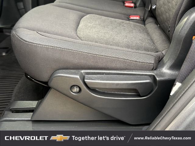 Used 2023 Nissan Pathfinder SV w/ Black Appearance Package FWD image 32