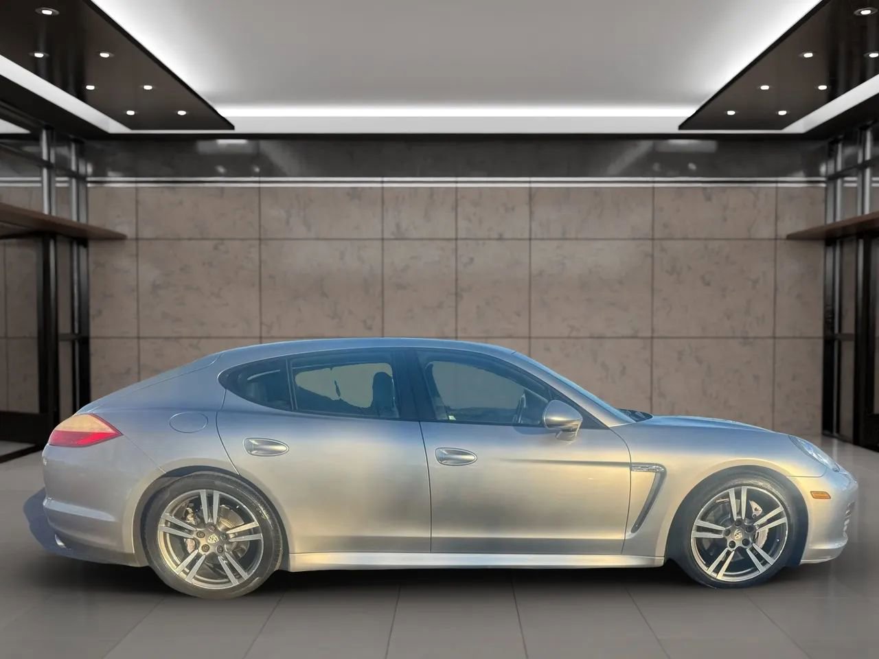 Used 2011 Porsche Panamera 4 image 8