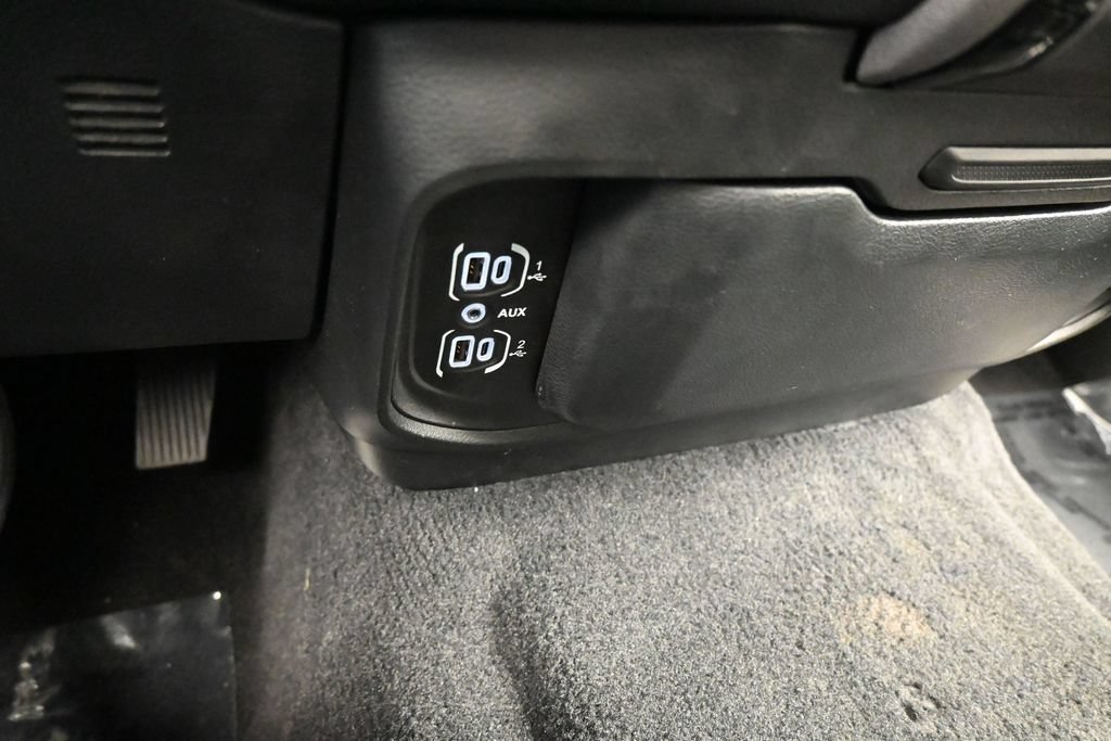 Used 2025 RAM 1500 Laramie AWD/4WD image 31