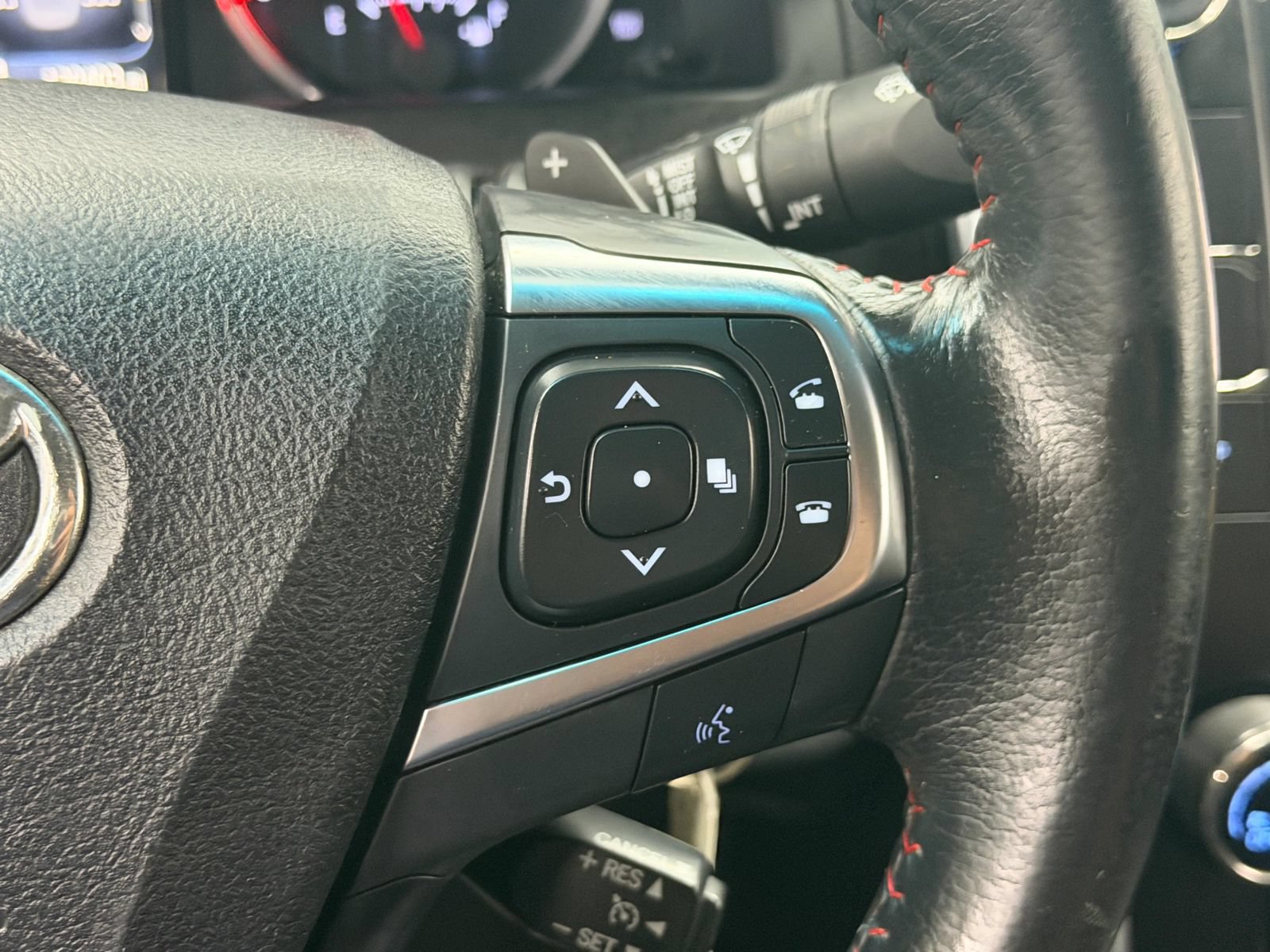 Used 2016 Toyota Camry SE FWD image 26