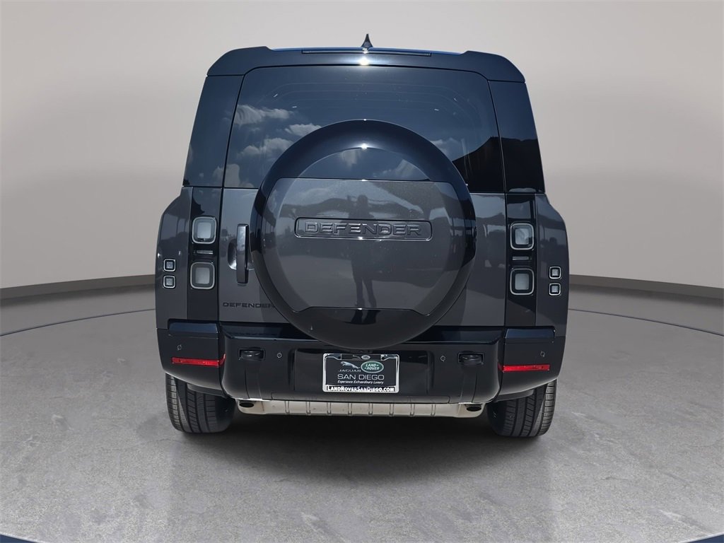 New 2026 Land Rover Defender 130 X-Dynamic SE image 6