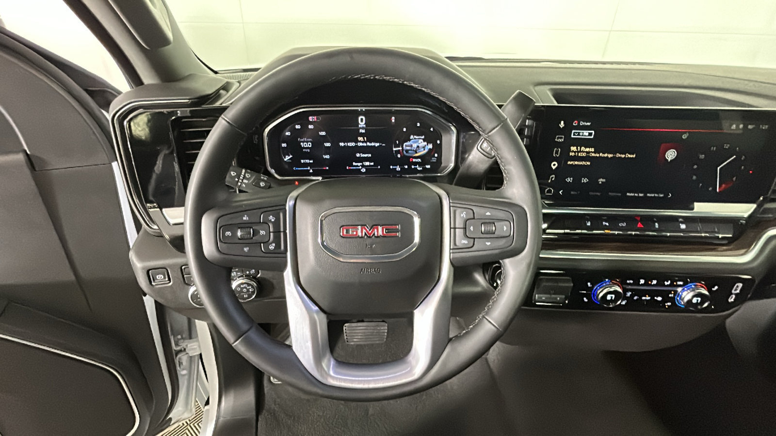 New 2026 GMC Sierra 2500 SLE w/ SLE Value Package; AWD/4WD image 16