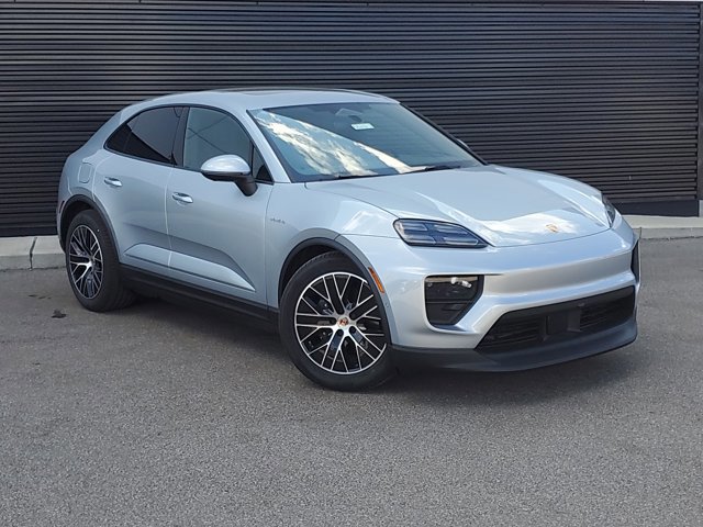 Used 2025 Porsche Macan Electric image 9