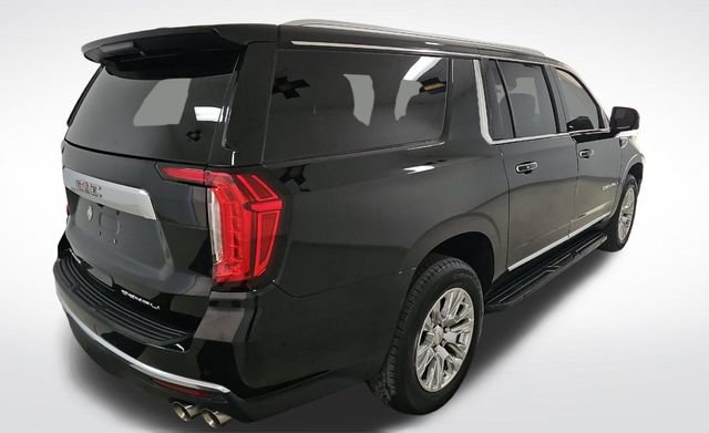 Used 2023 GMC Yukon XL Denali AWD/4WD image 2