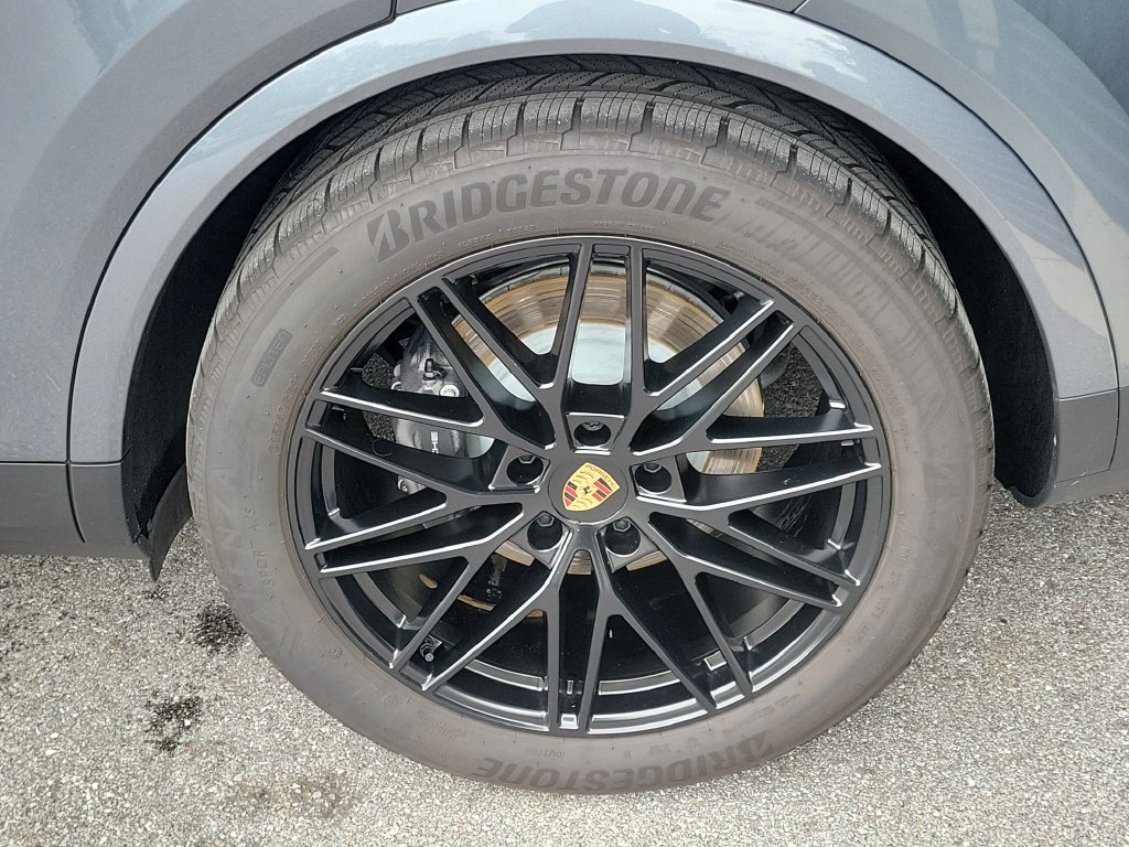 Certified 2026 Porsche Cayenne AWD/4WD image 11